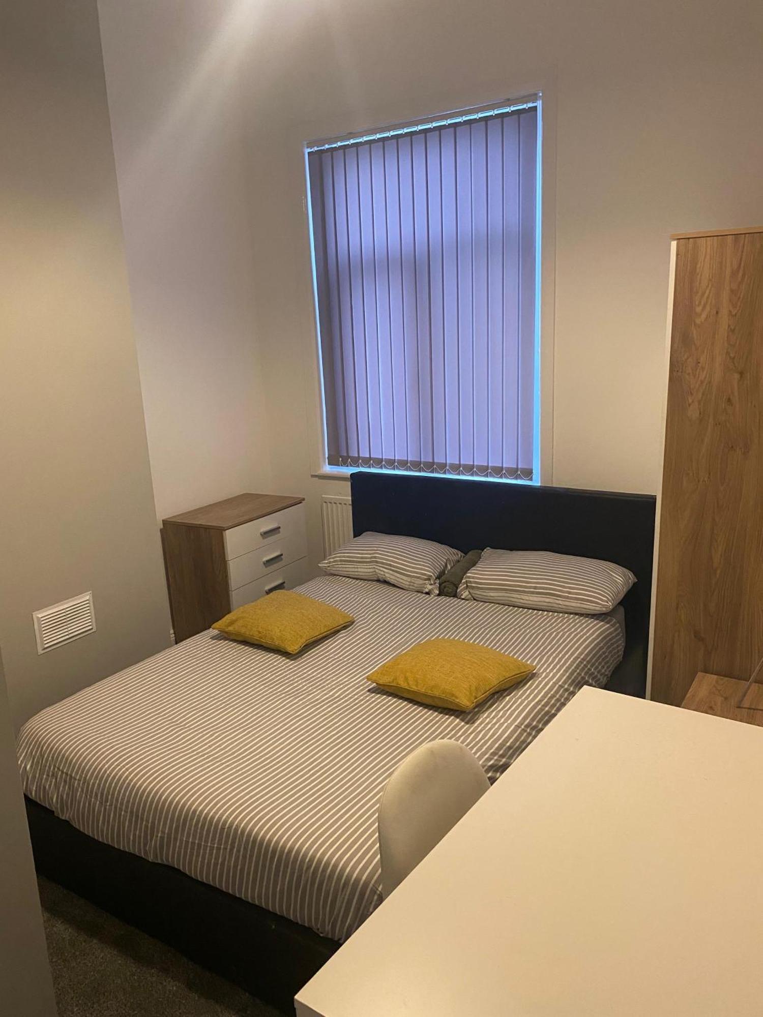 Happy Homes Stoke-on-Trent المظهر الخارجي الصورة