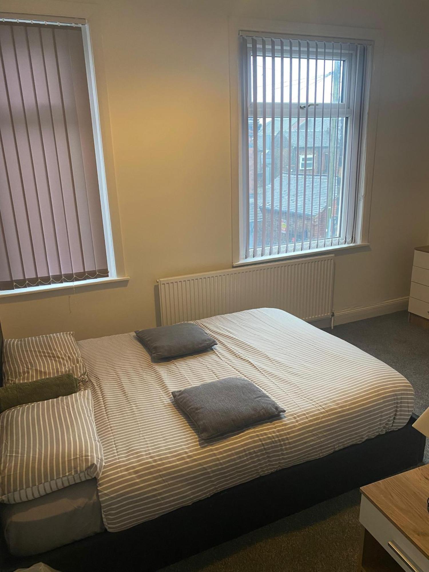 Happy Homes Stoke-on-Trent المظهر الخارجي الصورة