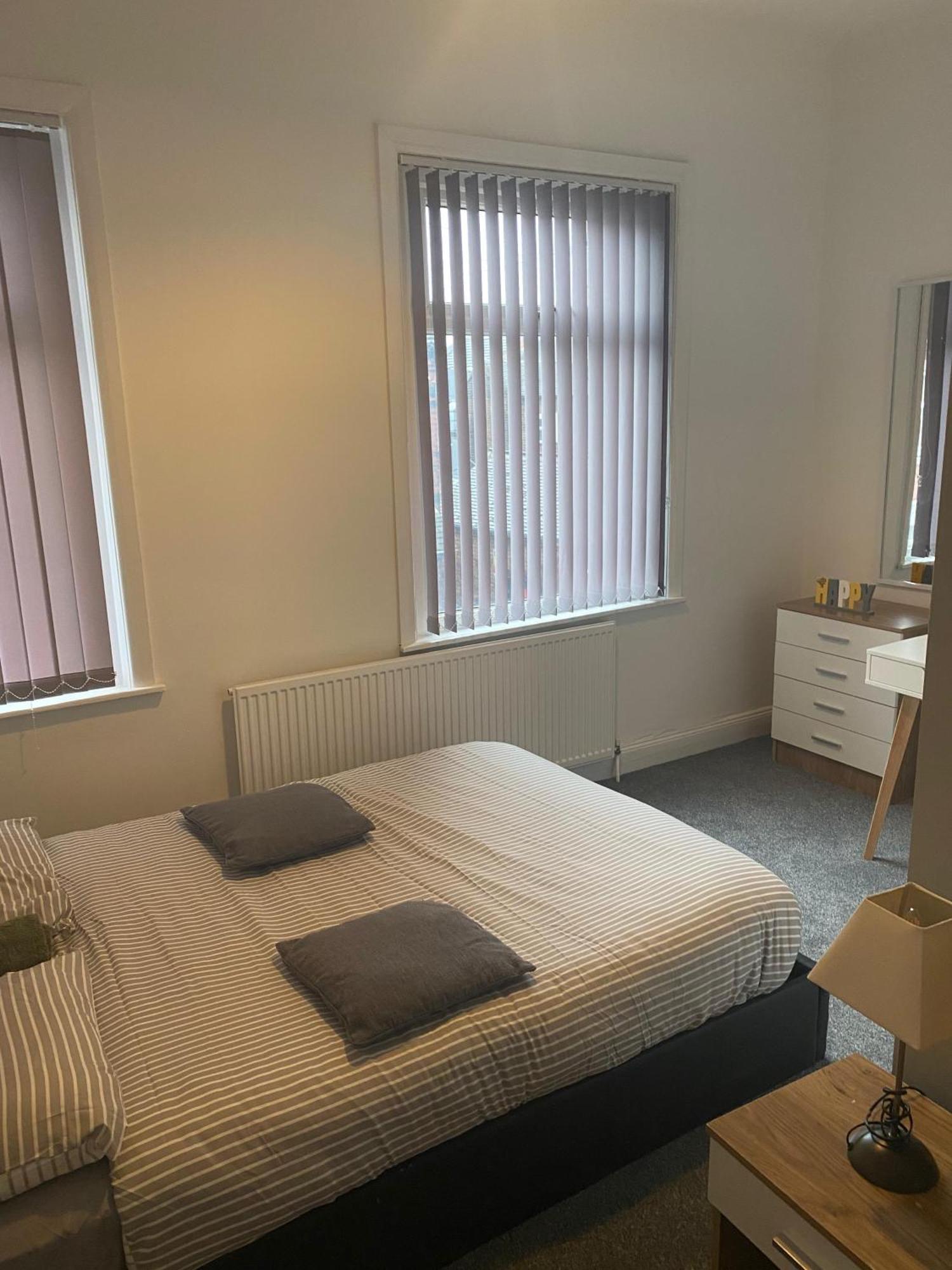 Happy Homes Stoke-on-Trent المظهر الخارجي الصورة